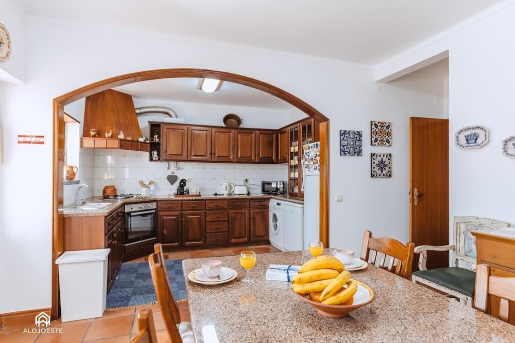 Casa Do Patio - 3 Bedrooms, Ponte Rol Torres Vedras Exterior photo