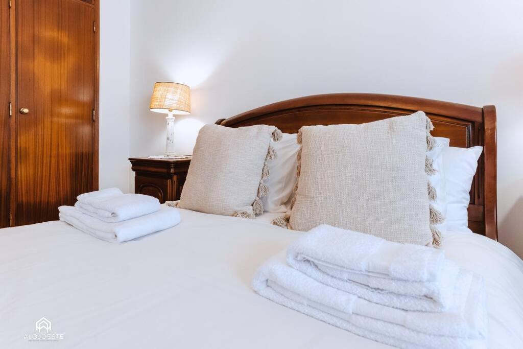 Casa Do Patio - 3 Bedrooms, Ponte Rol Torres Vedras Exterior photo
