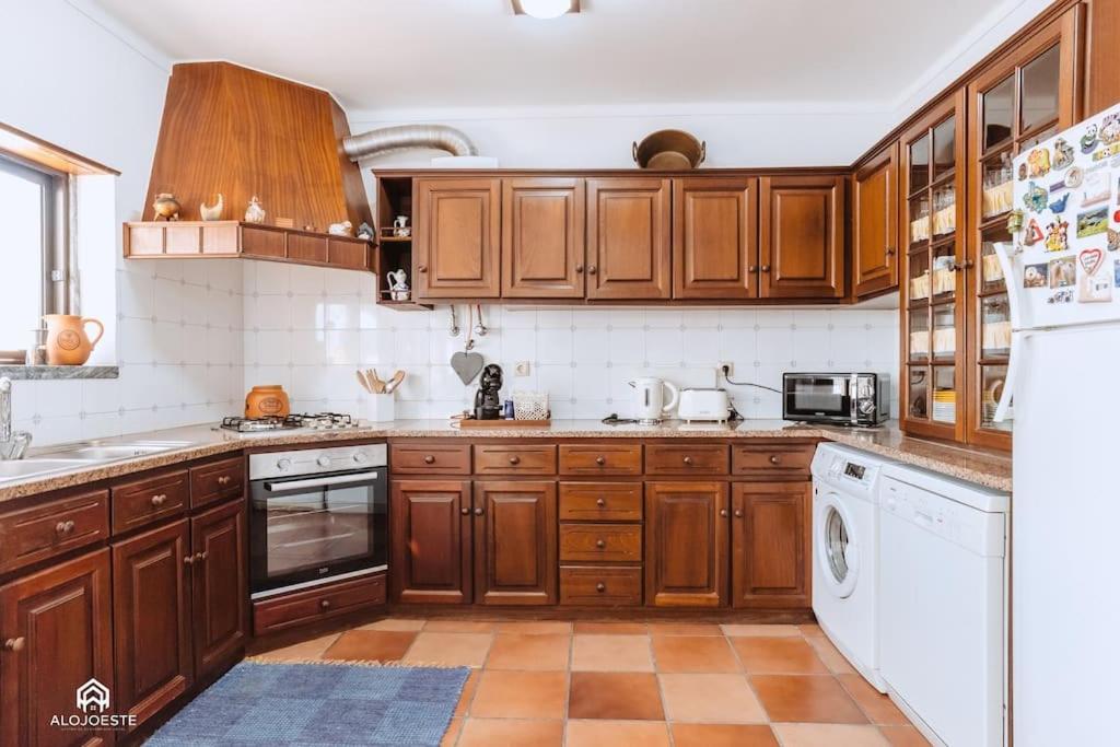 Casa Do Patio - 3 Bedrooms, Ponte Rol Torres Vedras Exterior photo
