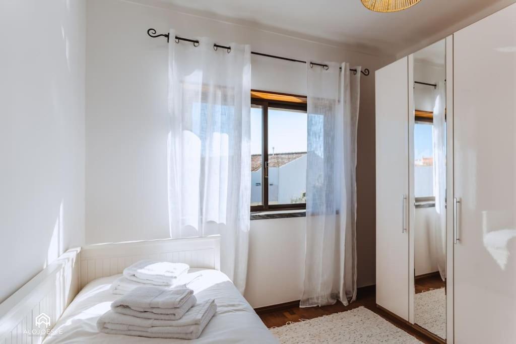 Casa Do Patio - 3 Bedrooms, Ponte Rol Torres Vedras Exterior photo