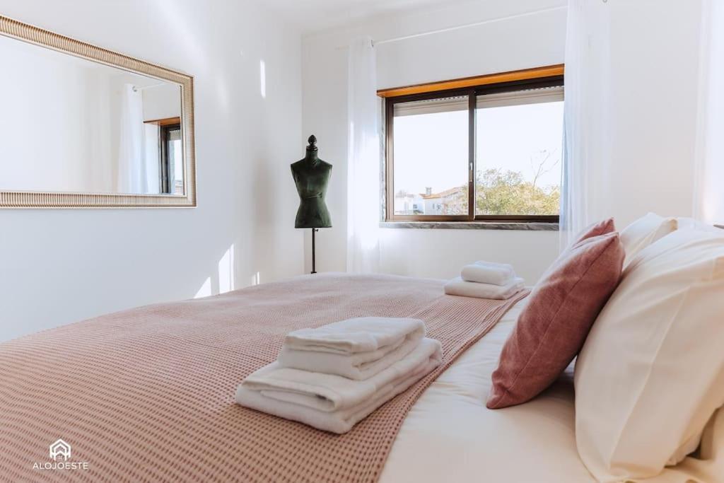 Casa Do Patio - 3 Bedrooms, Ponte Rol Torres Vedras Exterior photo