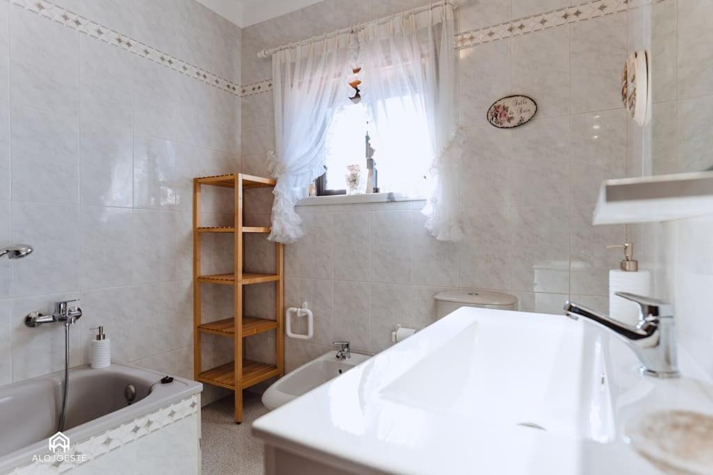 Casa Do Patio - 3 Bedrooms, Ponte Rol Torres Vedras Exterior photo