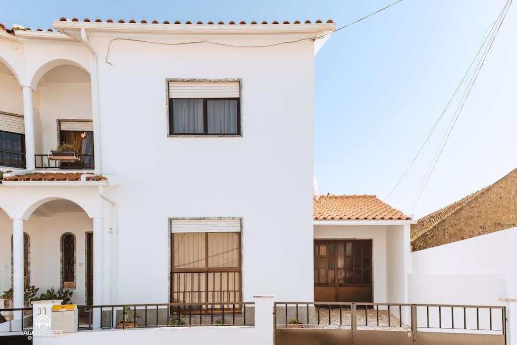 Casa Do Patio - 3 Bedrooms, Ponte Rol Torres Vedras Exterior photo